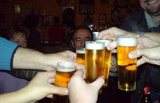 波兰人喝国产啤酒视频大全